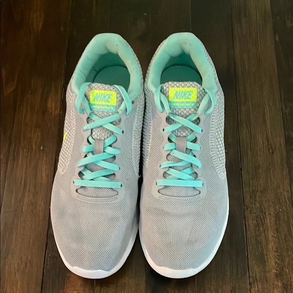 Nike Revolution Sneakers - Picture 2 of 7